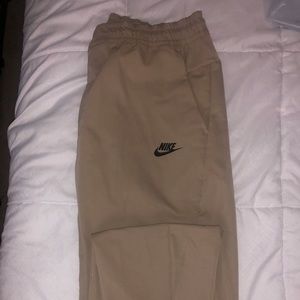 Nike Sportswear Woven Pants - Khaki